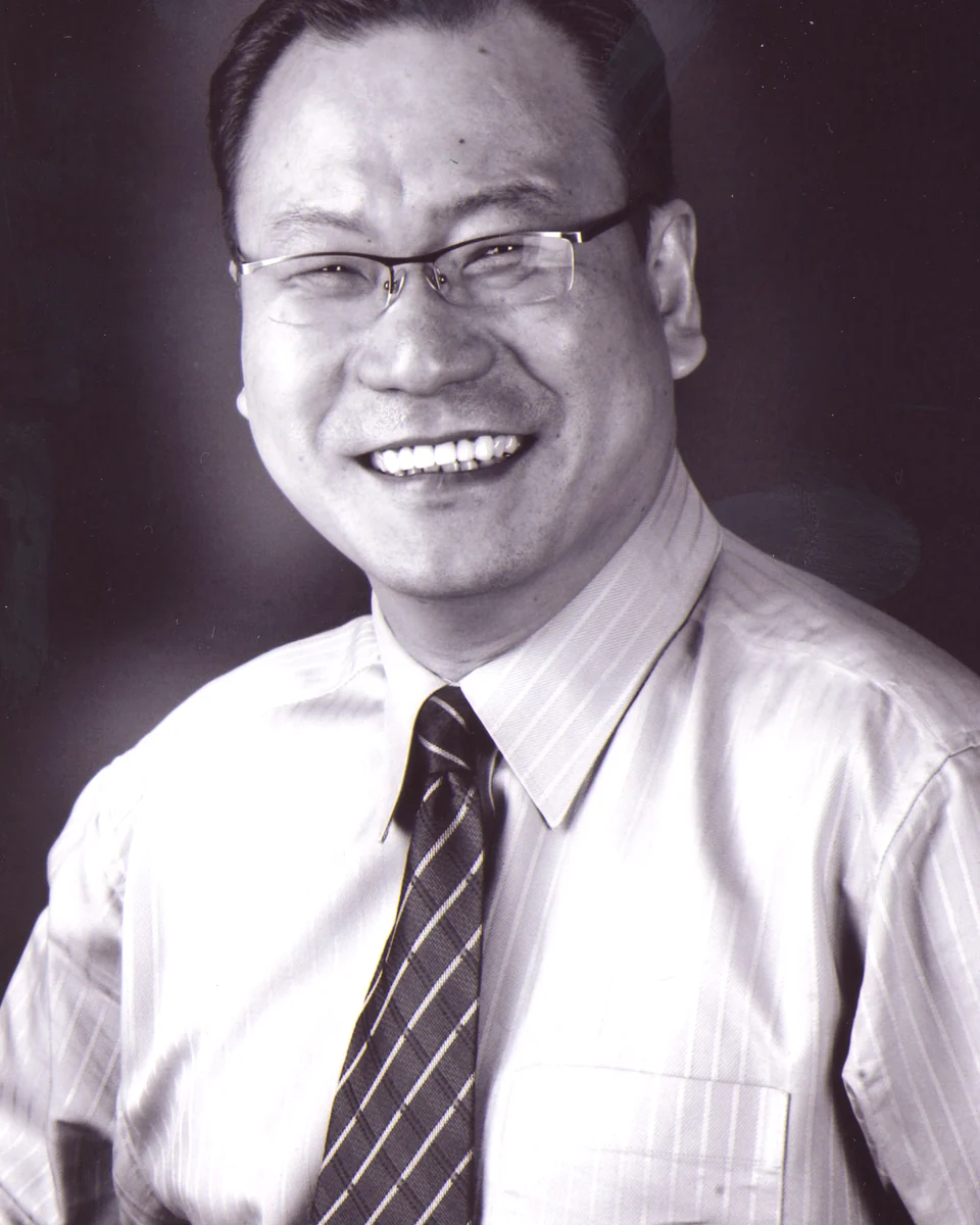 안영찬 교수 흑백 프로필 사진